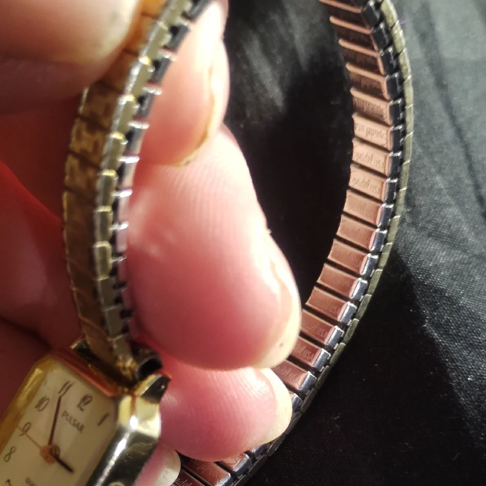 Pulsar Gold Rectangular Watch - Picture 3 of 4